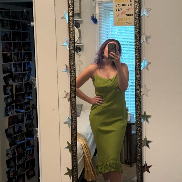 Reformation Suki Dress NWT Avocado Green size 10 - Picture 2 of 3